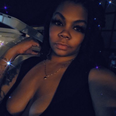 Revamp of my personal page and trying new things. Been MIA but I'm back!
#naturalhair #mue #mueNOTmua #makeupenthusiast #stilllearning #makeup #ilovemakeup