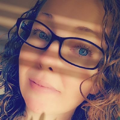 KareBear_007's profile picture. 