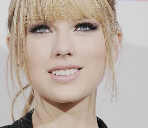 Taylor Swift is the person who inspired me to be who I am, She's my hero, she's simply my idol!! I adore Miley Cyrus3 she's perfect!!!