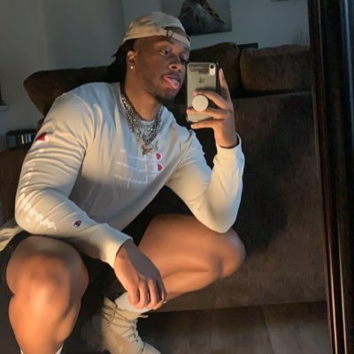ewnotmike's profile picture. alt for random thots and spongebob memes