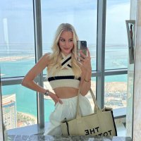Sherry (@chritinad5) 's Twitter Profile