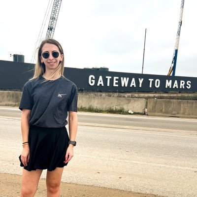 #teamspace | video editor | Creative Director at https://t.co/YWh7iMQUqH 🚀 | Marketing Manager