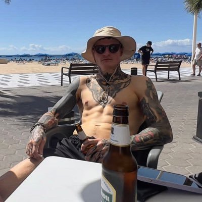 ImLukeHeappey's profile picture. 🐏 Work easy, play hard.