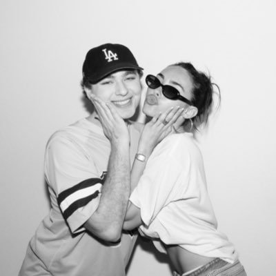 homesickgws's profile picture. it'll be a wednesday