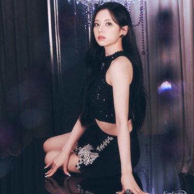 TWICE モモ🍑 Lesserafim チェウォン 🐯 kep1er チェシロ