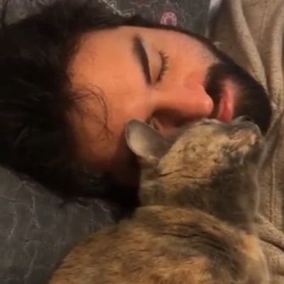 demasiado humano. un nómada con un piano no es la mejor idea 💡serenasantiagomontevideo