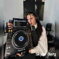 berrgskylarr94's profile picture. Anti authoritarian.
Inquiries at lillianwellsmgmail 
Adelaide, South Australia