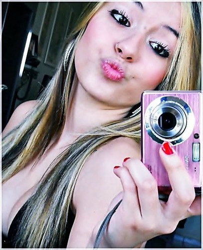 prender , viver ,ser feliz &' realisar seus sonhos
&' numca dá ouvidos as pessoas que te rodeiam . fassa oque ame &' viva do seu jeito , ! ✿✿;.
