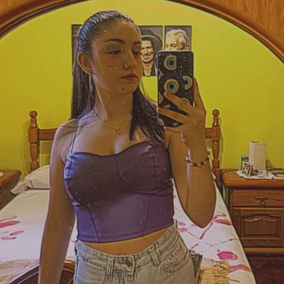 vviolemiss15's profile picture. 