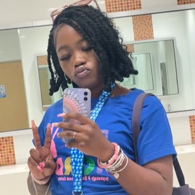 oneofakind 🦋 23 • a creative • pisces • soul searcher • 🍃 enthusiast • 🏳️🌈