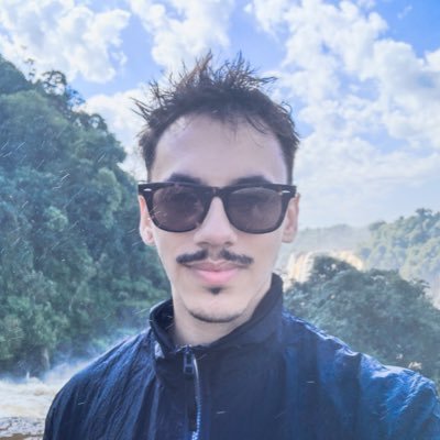 é, sou eu. comecei no Twitter só pra acompanhar a gaga e hoje sigo aqui preso