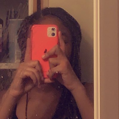 xoxoraiiii's profile picture. 