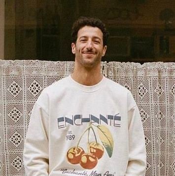 Formula one Driver from Australia 🇦🇺 | and it's the stars that shine for you «VS2106» | ᴄᴏsᴀ2&3ت︎| pieg's bf| Fan account #FreeRol
