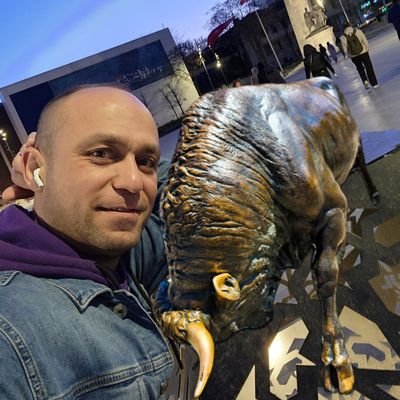 alimi1860's profile picture. 💯🚀😜😂
Never change who you are for people who do not understand.