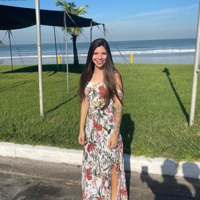 23aninhos ☺️ Insta:pikena_pacheco 😏 Que eu seja todo dia como um girassol De costas pro escuro e de frente pra luz 🌻
