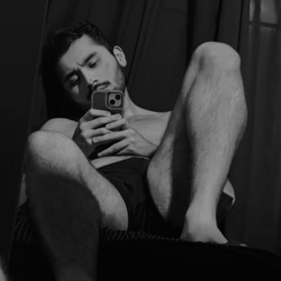 robemndza's profile picture. 420 🍃   mucha jotería 🏳️‍🌈, nada nuevo que aportar a la sociedad 🥴