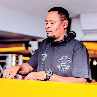 D10067Dj's profile picture. 