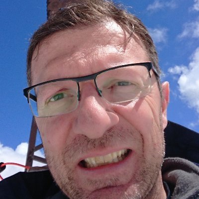 9Martinini's profile picture. "Voi luridi vecchi d'oggi con il dito sul display non avete mai visto un miracolo"