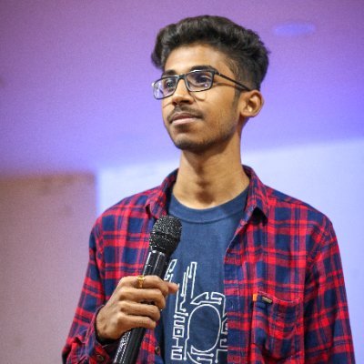 Co-founder @hackthespace_ | Core team @holidayhackss🛸| Moderator @pushprotocol_in | Video Editor 📽️ | 3D Artist 🧊🎬 | UI/UX Design 🖼️ | Graphic Design 💻