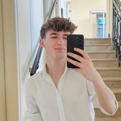 @PL_2050 Szymona Hołowni 💛 | Parlamentarzysta 2021-24 oraz Marszałek 2022 Parlamentu Młodych RP 🇵🇱🇪🇺 | student prawa UW ⚖️ | 🌈🎓🌳
