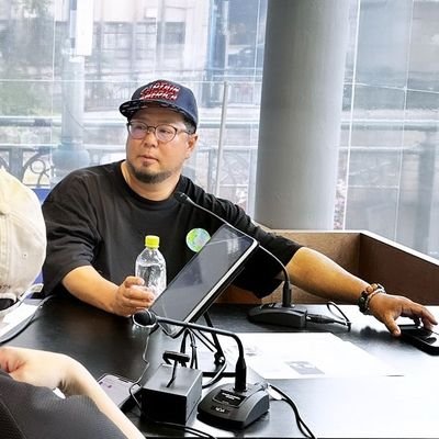 JINLEMON企画/作家/MC/ラジオDJ/漫才「ジンれもん」
【定期イベント】
「無問題祭」「金色鮫調査団」「イカパラ」
【レギュラー番組】
白鯨ラジオ「サメクリ」
シャチホコアズーリFM「円頓寺ブートレッグ」
趣味は喫茶店巡り、横丁呑み、ドルヲタ。
各種ご依頼はDMにて。