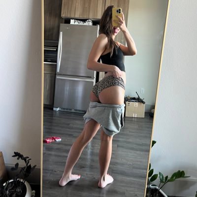tiny brunette, big freak 👅 Full videos on my wall 🤫 Main - https://t.co/mZWFgfF9Rq