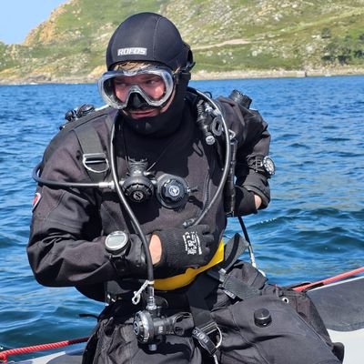 Marine Biologist, Spatial Ecologist 🦈#sharks | PhD candidate exploring the behaviour of elasmobranchs in the Ria de Vigo 🦈 @FisheriesIIM @IIM_CSIC