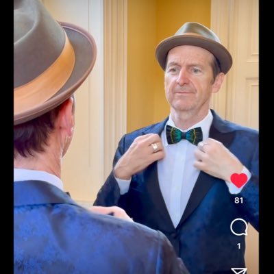 Denis O'Hare FBGroupさんのプロフィール画像