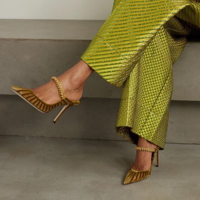 StoneandOrchid's profile picture. 