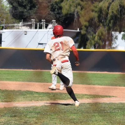 LA Pierce College H/W: 6’2/210 | GPA: 3.7 | 1B/3B/C/2B/RF/LF | orionhahm429@gmail.com | 2x All Conference |