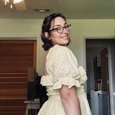 nananaz101's profile picture. Hopeless Romantic by Day, Magical Unicorn by Night.