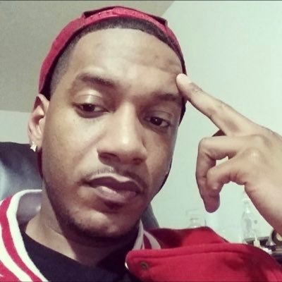 Im not important enough for a bio or booking info. IG: Followmy_tweets, SC: followmy_tweets, FB: not important LakeShow, Cardinal Nation, Sacksonville Jaguars