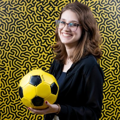 Jornalista pela UFSC | compro mais livros do que leio • falo mais sobre futebol do que jogo • futebol feminino • @futdasminass • @CanalGOATBR