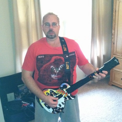 Texts_UncleBill's profile picture. just funny texts from my uncle bill the man in the avi