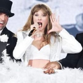 long story short I love Taylor Swift | fan since 2007 | rep tour 7/14/18 | eras tour philly 5/14/23 van 12/7/24