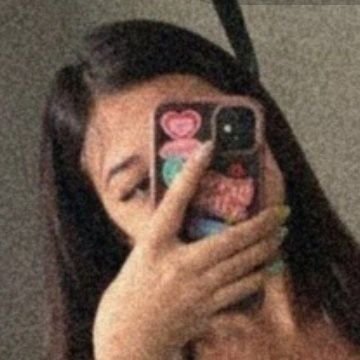 Vanessa_Lara34's profile picture. Goon to mommys account losers