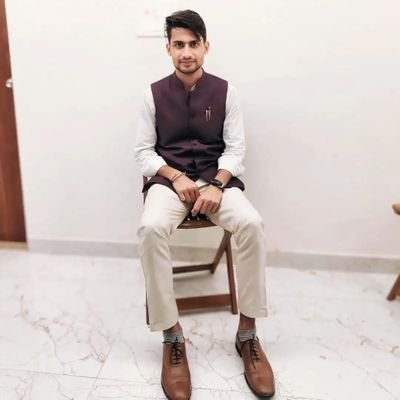 satendragyan31's profile picture. बस इतना याद है मैं यहां किरायेदार हूं, मालिक नहीं 🙌