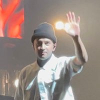 g |-/ is graduating next month (@gmv____) 's Twitter Profile