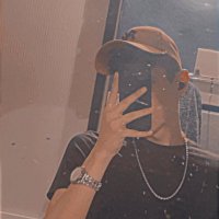 E4 (@xoplyzg) 's Twitter Profile