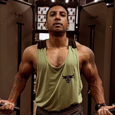 Superman083's profile picture. •Financial Advisor #Footballer #Bodybuilder •Aspiring #Traveller •Proudly #SouthAfrican who had an odd couple of acting jobs.... and is followed by @tomcruise