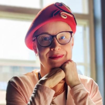 Pauliina Mäkelä is Communications & Social Media Trainer CEO @Kindafi, HHJ PJ #kindasome #somefi #CommunityManager #yhteisömanageri #yrittäjä #viestintäfi