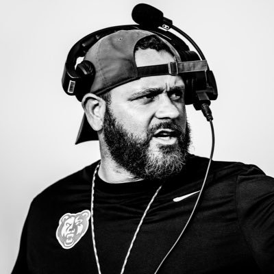 Head Football Coach/Campus Athletic Coordinator at Grand Oaks HS. Husband/Father/Friend/Crossfit Athlete Wanna be #LetsGO