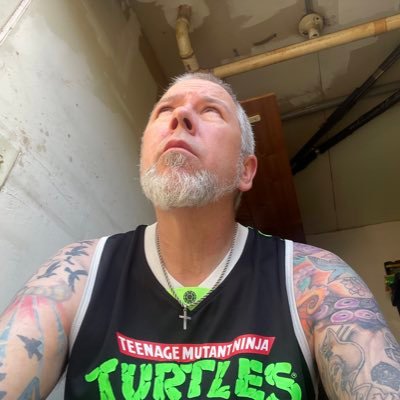 American 🇺🇸🇺🇸. Floridian. Texan forever. Love God, dogs and chocolate milk. ❤️ director of compliance shark coast tactical. Toy collecting maniac.