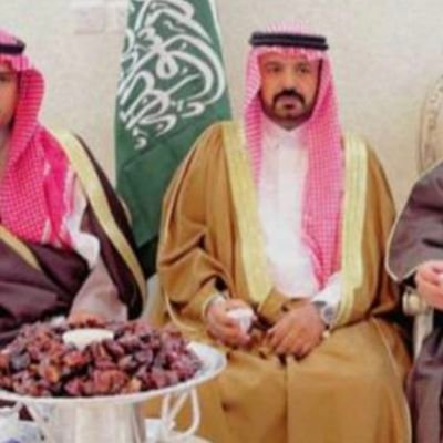 ياخابت الهقوه بعض الأقراب
ماخابت الهقوه بشيخ البطوله
الطيب مايبيله شرح واسباب
ولاكل من يبغي يطوله يطوله
منافع الرديان بوجيه الاجناب
ومنافع الطيب لكل الحموله