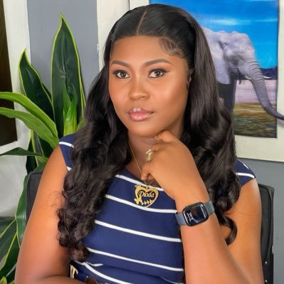 If you want to feel rich, just count all the gifts you have that money can't buy. Journalist 🎥 📷 🇱🇷