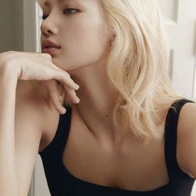 🌟𝐔𝐍𝐑𝐄𝐀𝐋 ⦙ she is gorgeous visual. sexy & cute at the same time, Queen of dancing.