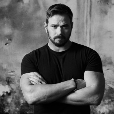 Kellan Lutz Profile