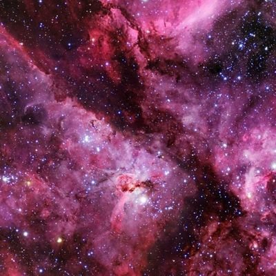 Nebula
Awan dan Bulan