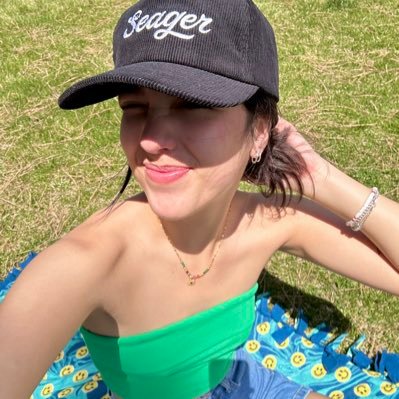 __camilaramirez's profile picture. 