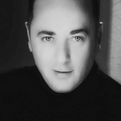 Twitter of Scottish 80’s pop singer “My Pretty One” “She’s The One” “Mystery Girl” “So This Is Paradise”. “World In Union 1990” Movie: Living Apart Together”